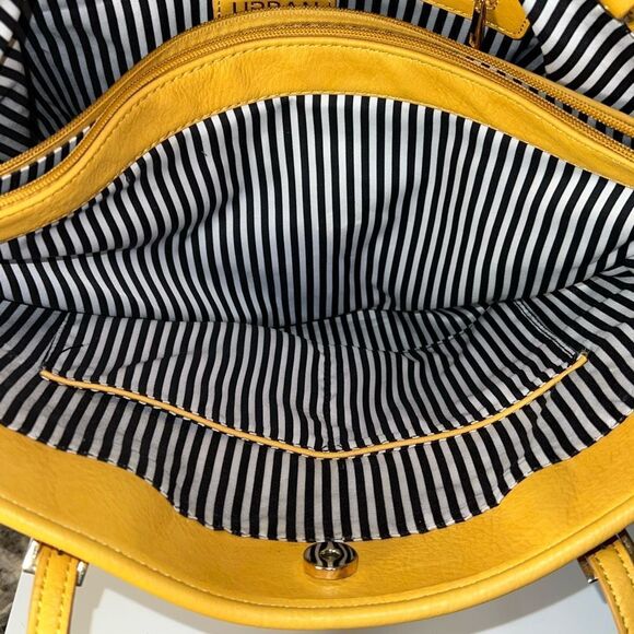 Urban Expressions Tote - Picture 8 of 9